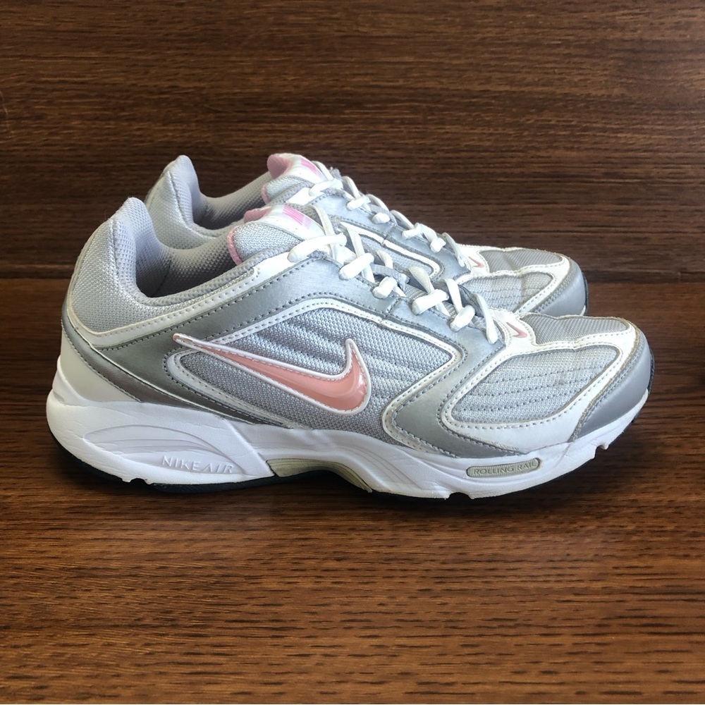 NIKE AIR AVENUE ROLLING RAIL Women’s Sneakers Size 8 - Picture 2 of 14
